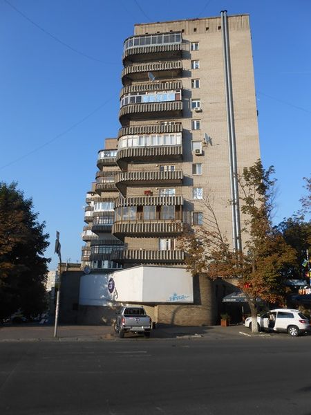Файл:M-Grushevskogo 01 04.jpg